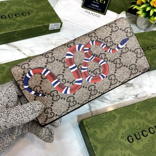 GUCCCI  Passport Size Premium Wallet V 205