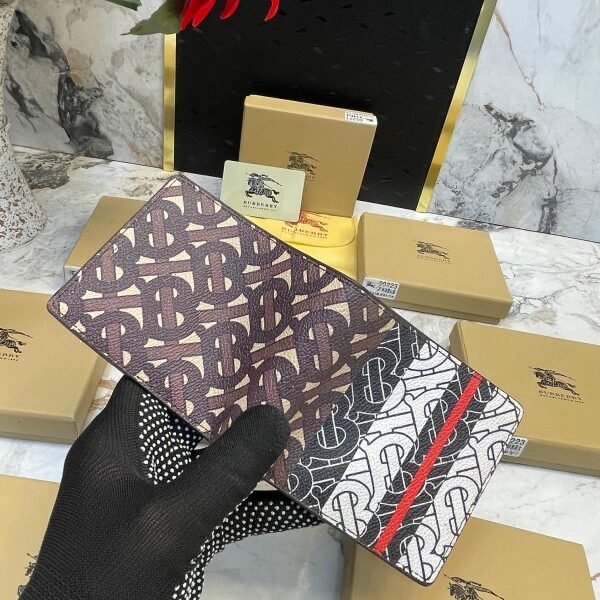 BURBERR_Y WALLET V624