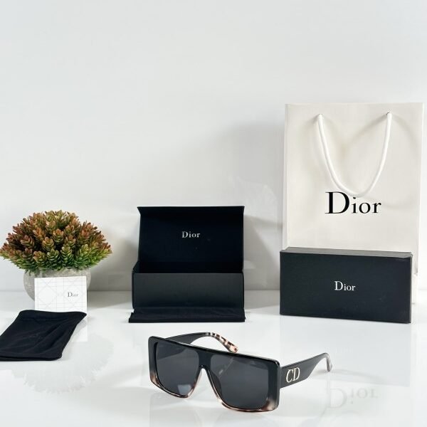 Dior_WMNS_1062_Tiger_Black