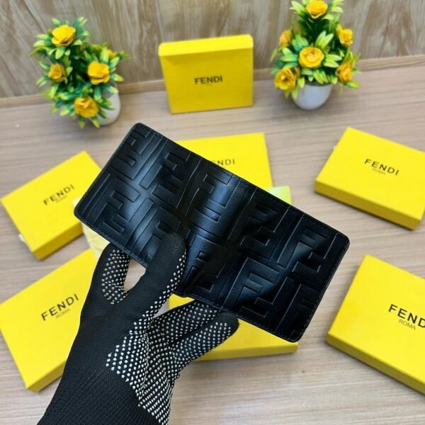 FENDI_WALLET_V679