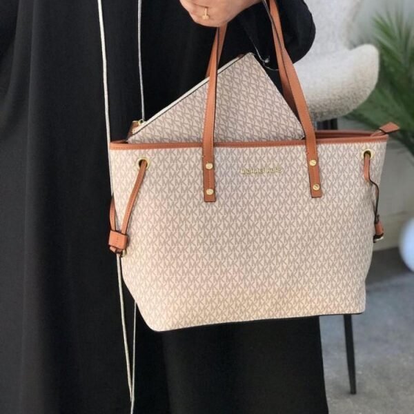 Michael Kors Jet Set Biege Travel Tote With Wallet