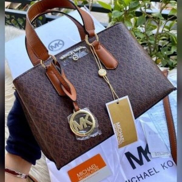 MichaelKors  speedy bag premium quality with box