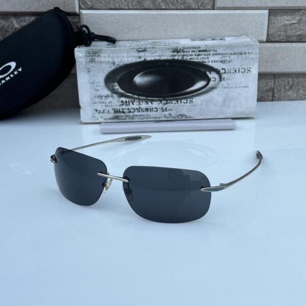 Oakley_0015_silver_black