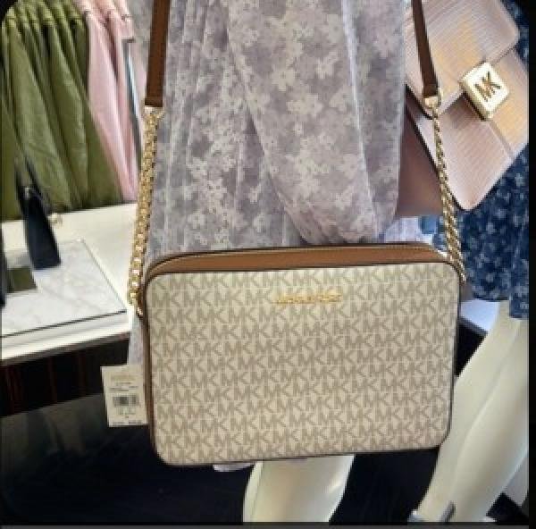 MichaelKors sling bag premium quality with box