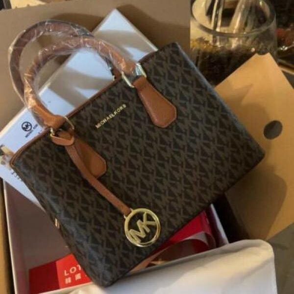MICHAEL KORS MIRROR EMILIA LOGO MINI TOTE BAG double box packing