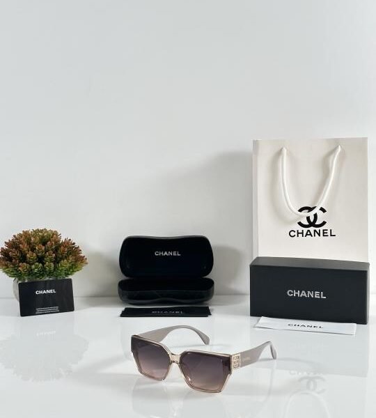 Chanel_WMNS_5521_Water_Brown