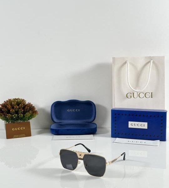 Gucci_0318_Gold_Black