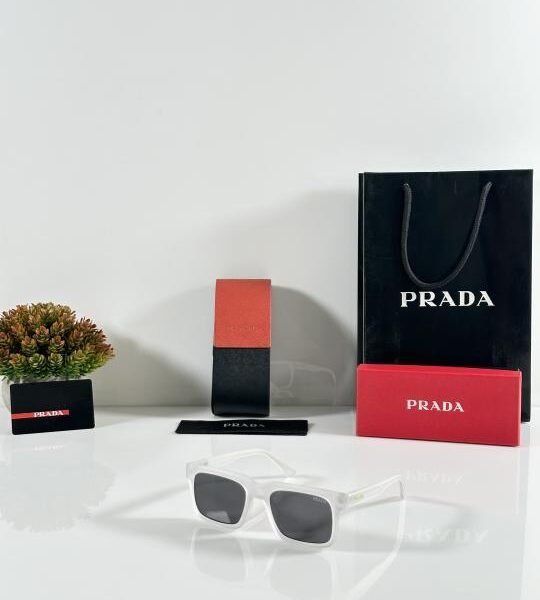 Prada_25_Ice_Black
