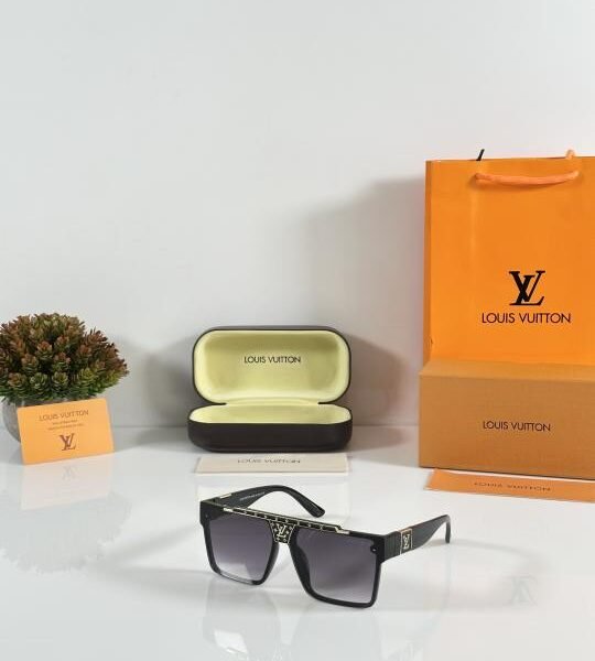 Louis_Vuitton_3005_Black_DC