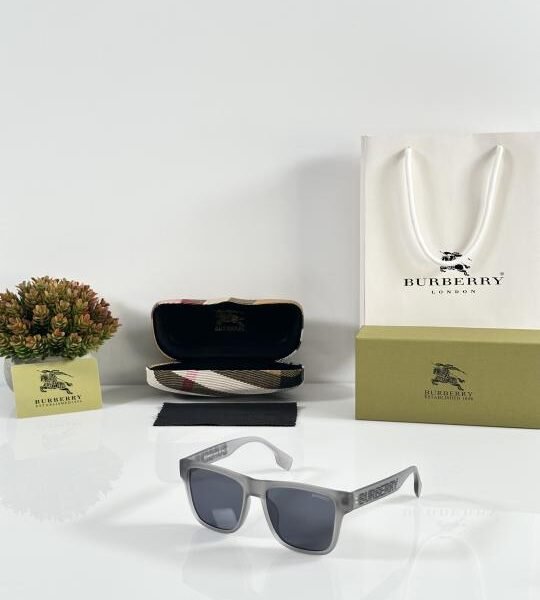 Burberry_4458_Grey