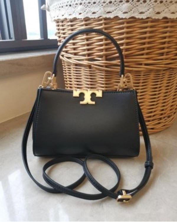 68a45efbbd5bf0.jpeg Tory burch handbag with box and dust - Image 1