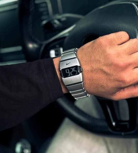 Nik_e Triax Sand Grey Digital