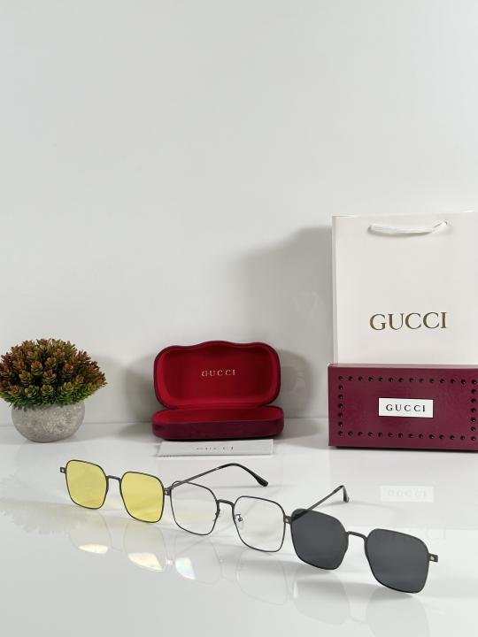 68a87dcf5d8a60-1.jpeg Gucci_1016_Attachment_Gun_Black_White_Black_Yellow - Image 1