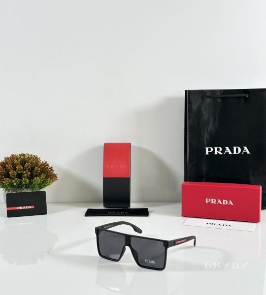 Prada_66_Black