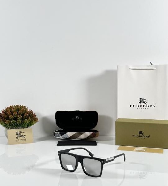 Burberry_8769_Black_Silver_Mercury