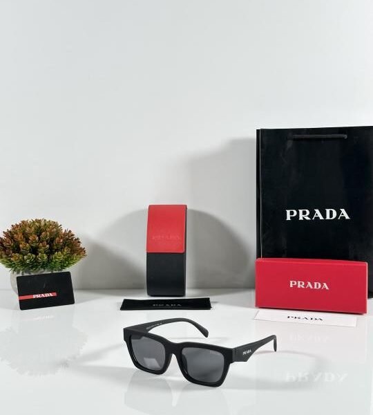 Prada_06_Black